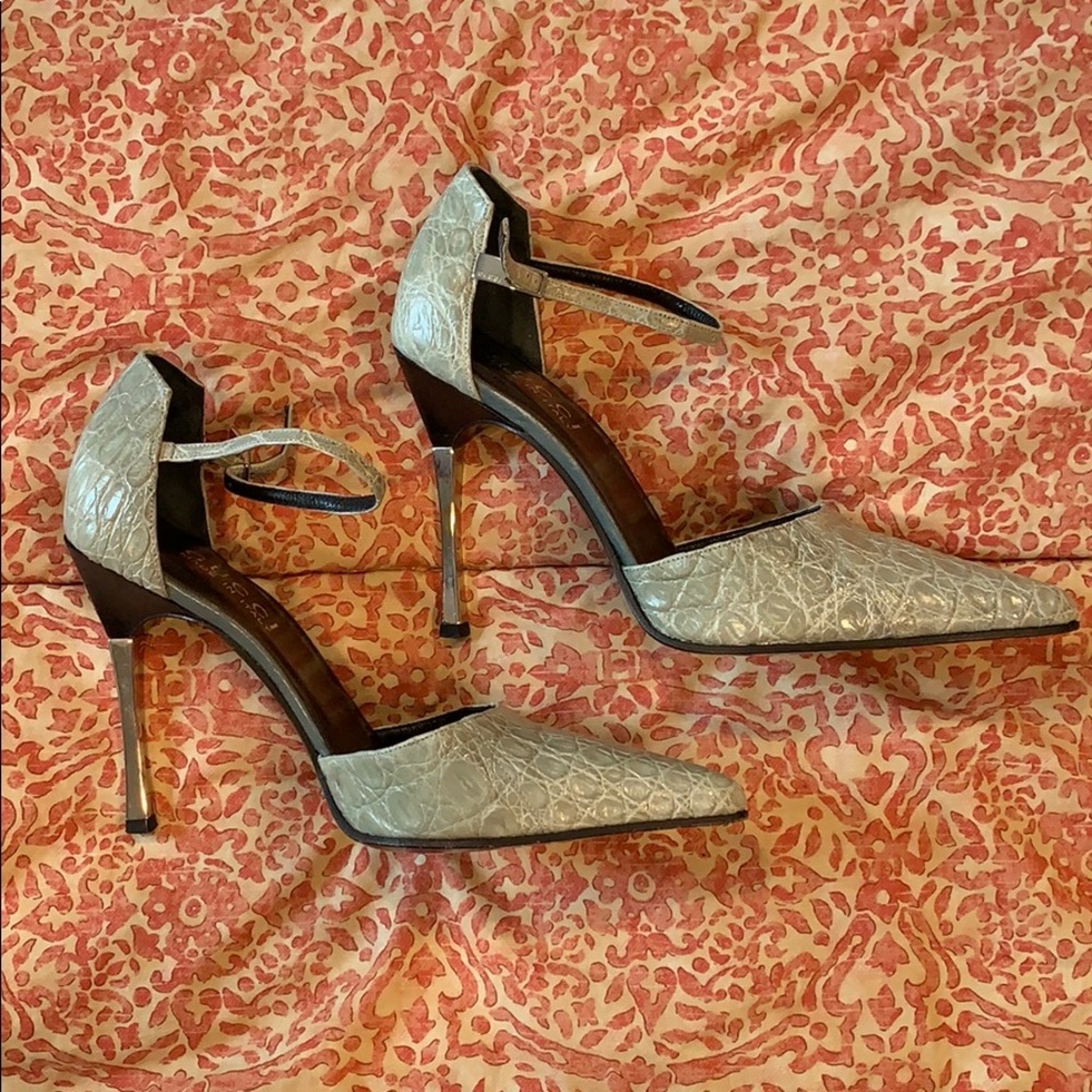 Vintage Gucci leather heels